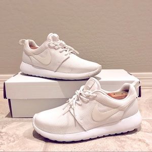 Nike Women’s Roshe One